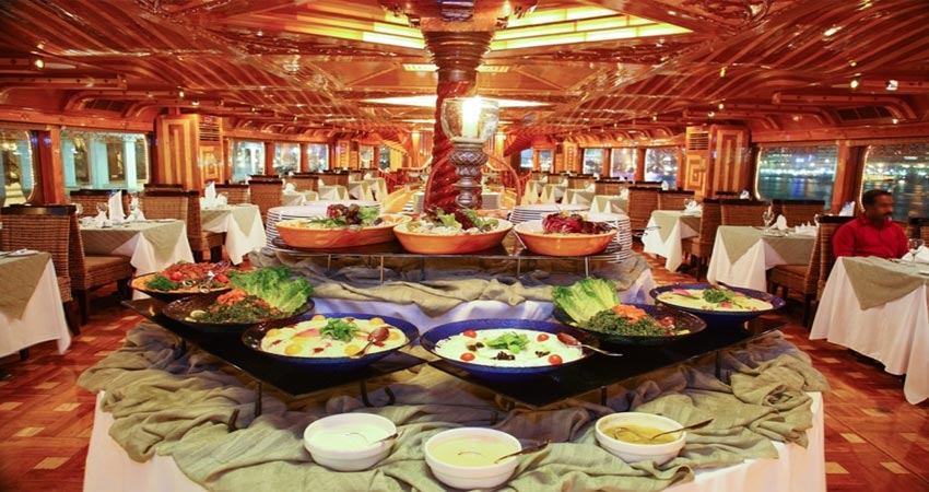 کشتی شام ملکه اقیانوس در کشتی – ‏Ocean Empress Dinner Cruise