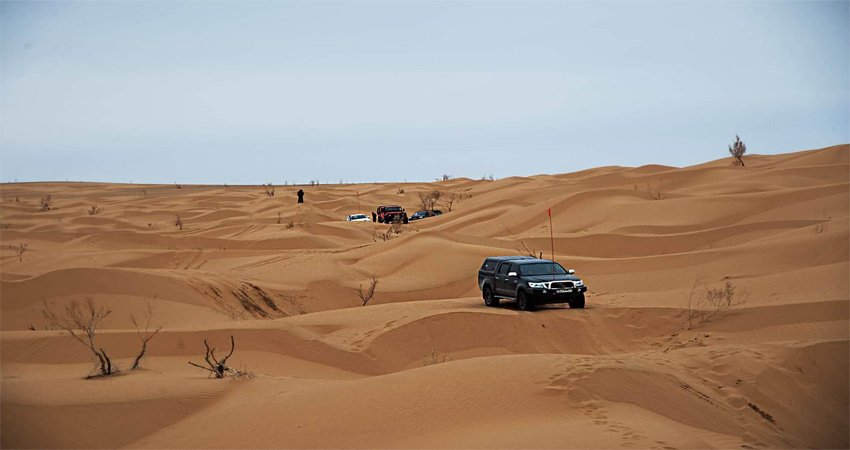 سواری با آفرود در کویر مرنجاب